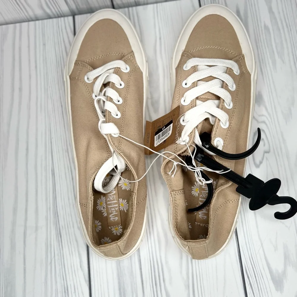 Mad Love Women’s Fran Black Platform Casual  Lace-Up Canvas Sneaker